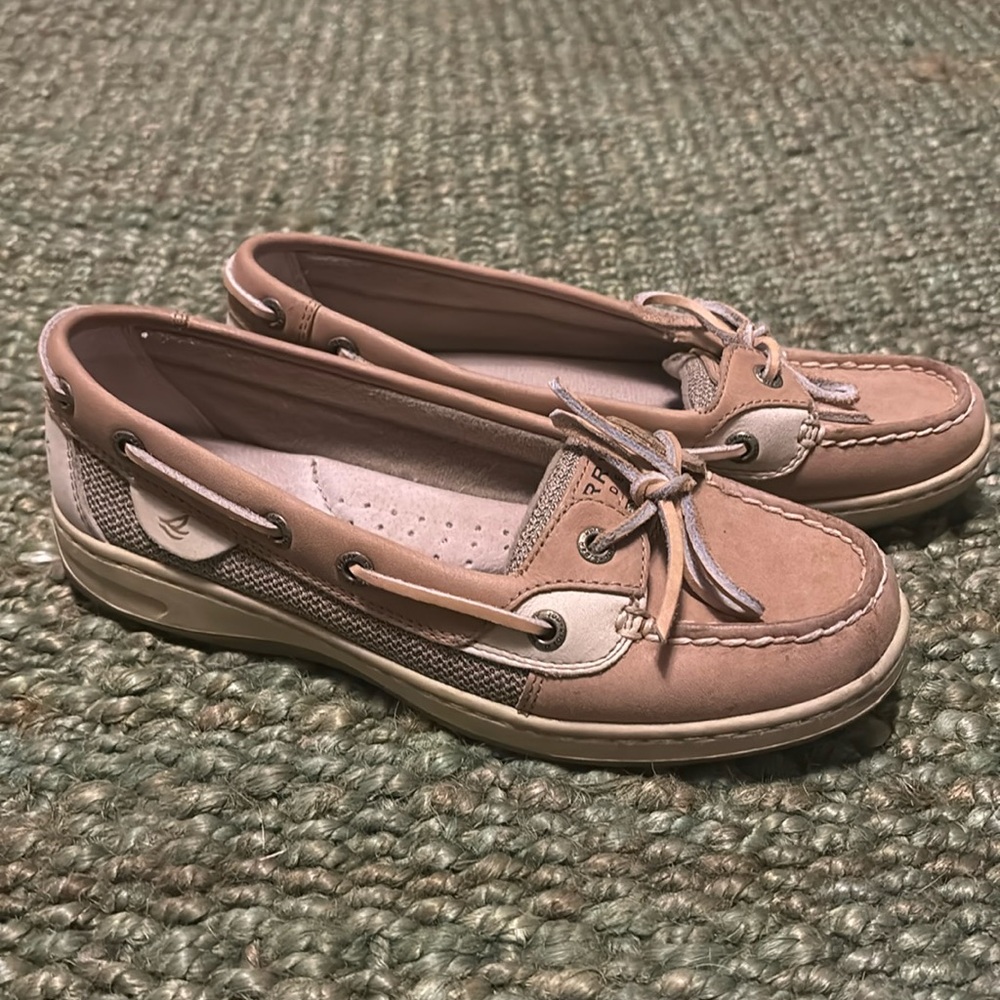Tan Sperrys